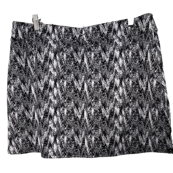 Tranquility Women’s XL Active Skort Black White Tennis Pickleball Athleisure - Picture 3 of 7